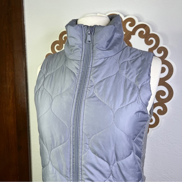 Tahari Sport puffer vest - Picture 2 of 11